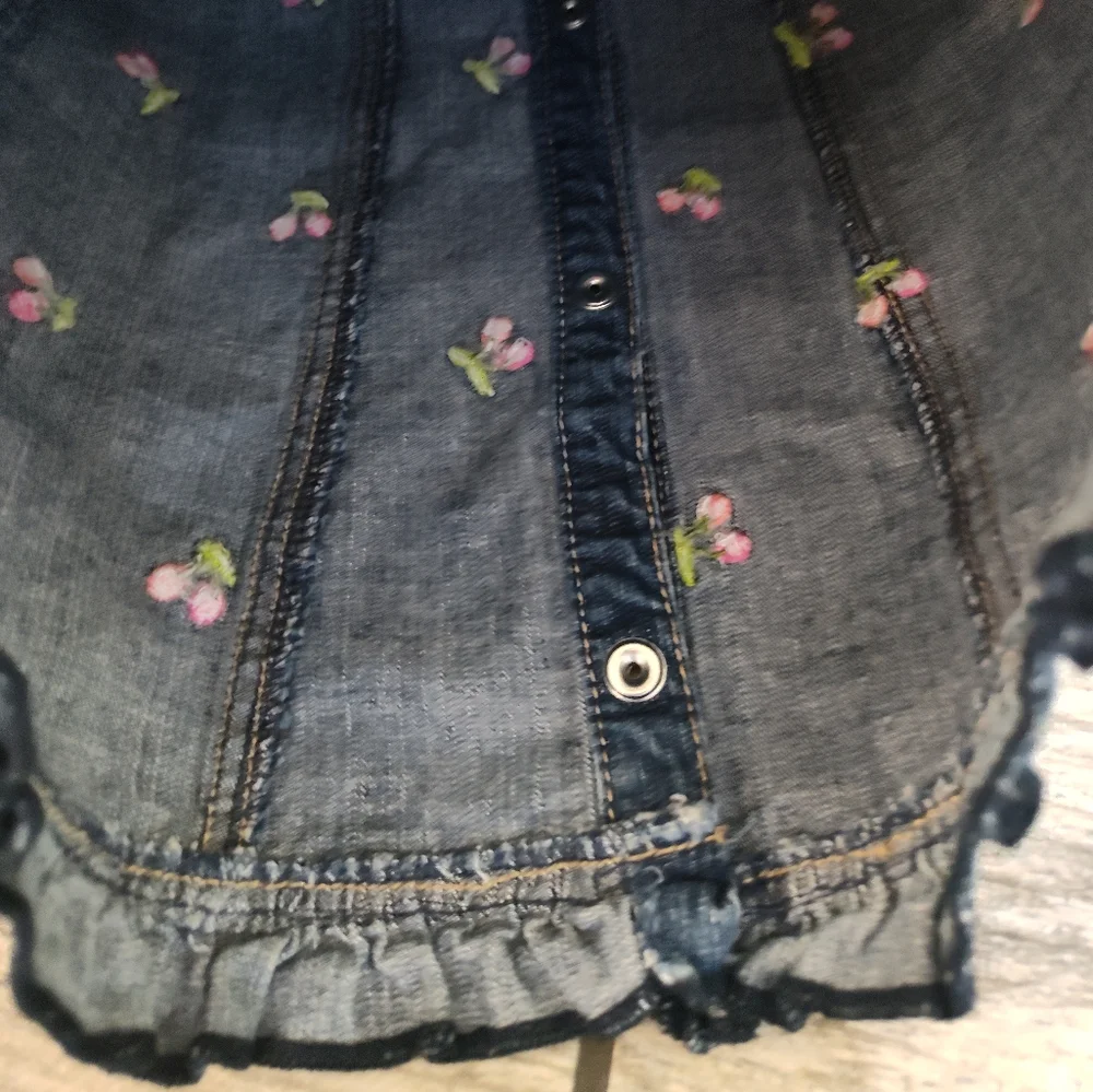 Baby / Toddler Girls Vintage Denim Dress With Embroidered Cherries 🍒 - Picture 11 of 11